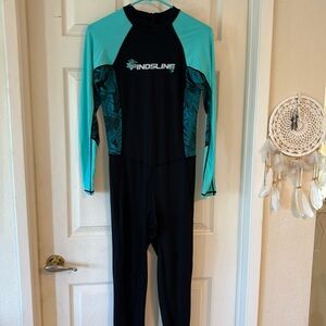FINDSLINE Rashgaurd  Wetsuit/Swim/ Sz. M